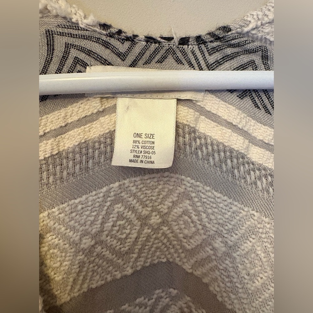 Francesca’s Multi-Patterned Shawl - Picture 2 of 3